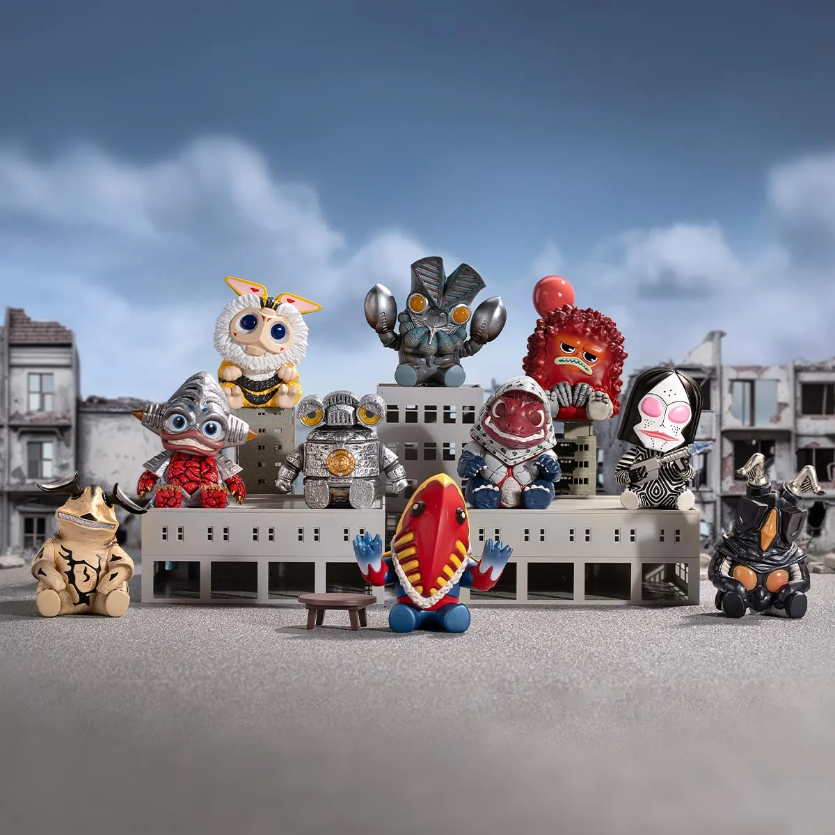 POP MART KAIJU Sitting in a Row Series Figures [1 Blind Box]