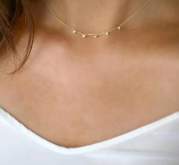 TINY TRIANGLE CHOKER